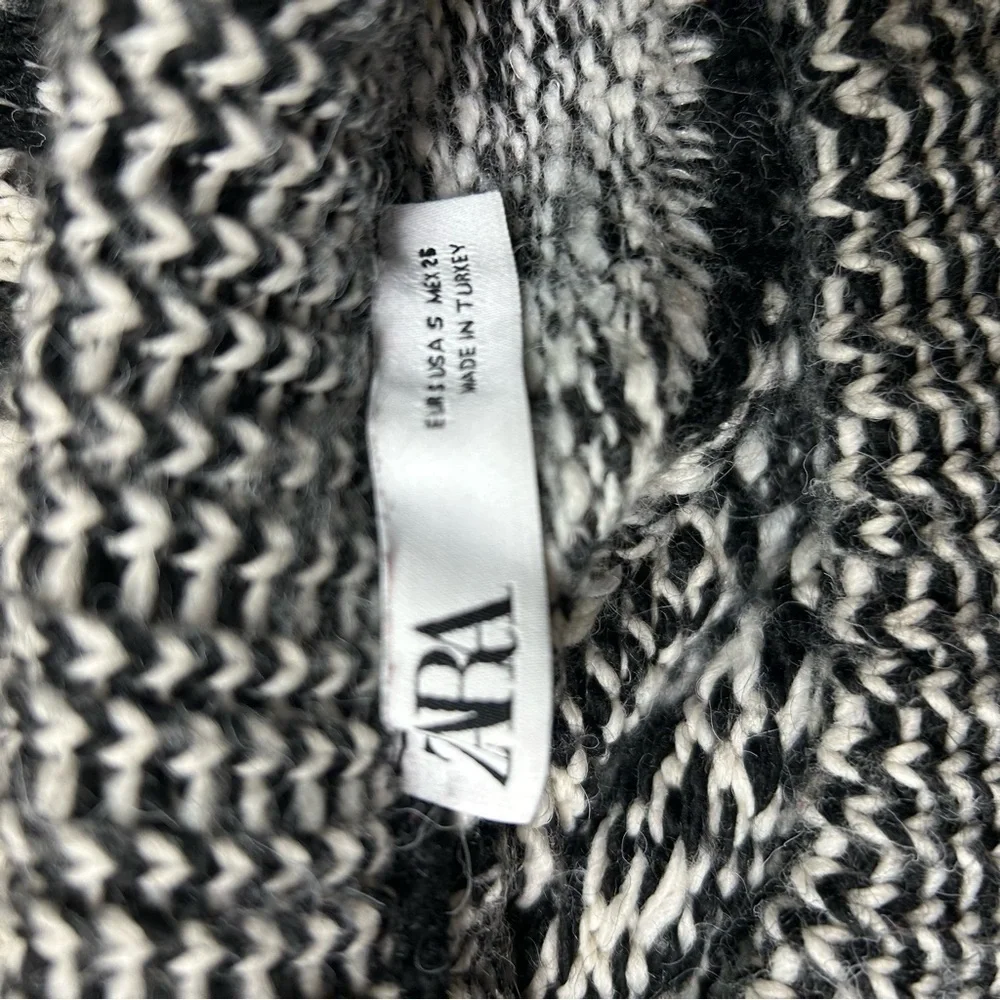 Zara Black and White Fair Isle Chunky Wool Blend Knit Women's Sweater SZ S